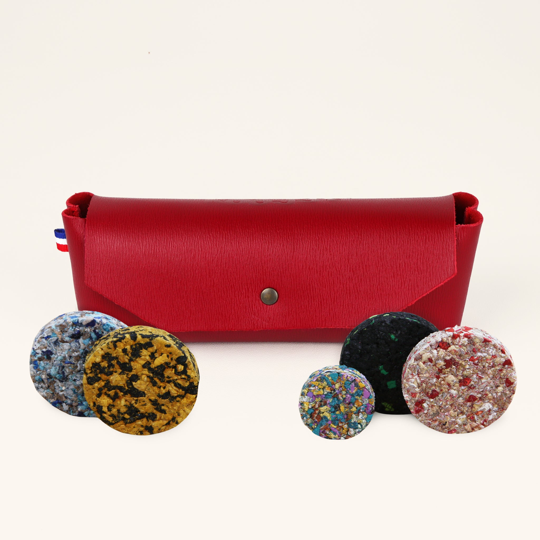 Jeu d’adresse familial KOOJJI – coffret de 16 palets en cuir pour jouer en famille