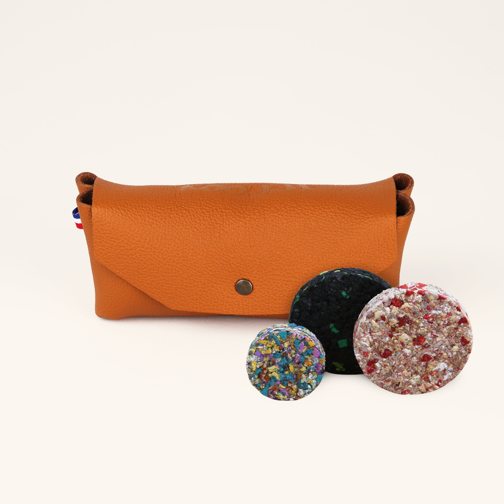 Jeu d’adresse familial KOOJJI – coffret de 12 palets en cuir coloris marron pour jouer en famille