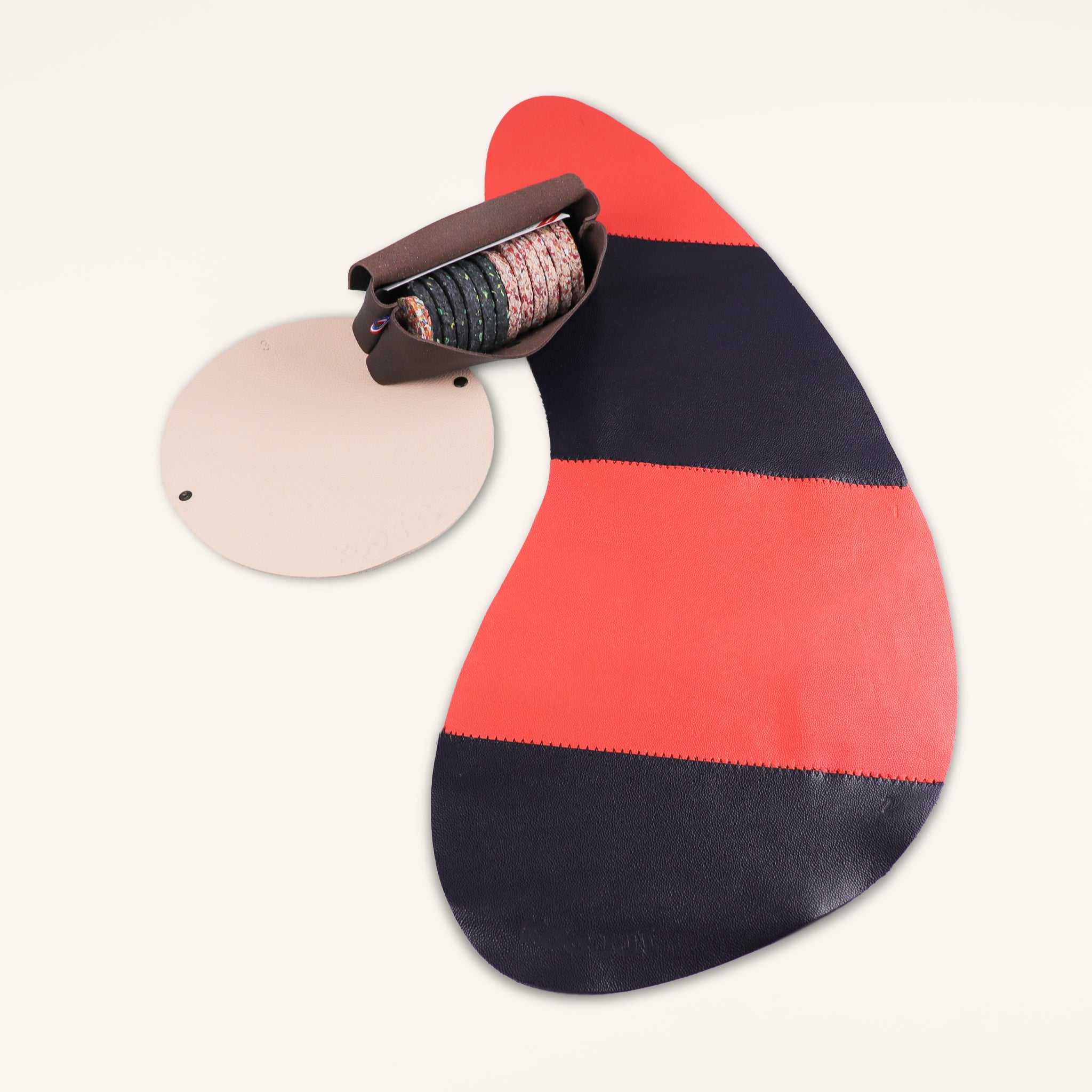 Pack duo KOOJJI, jeu d’adresse familial avec un jeu de palets et une cible pour jouer à en équipe